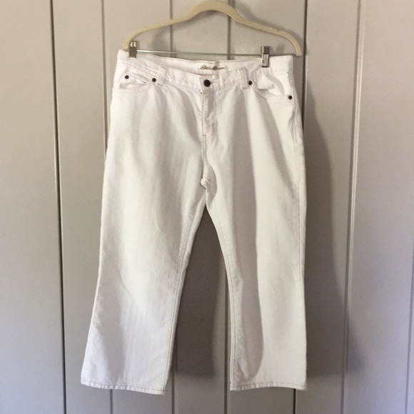 Eddie Bauer Denim - Pair of Eddie Bauer white denim/Jean capris Eddie Bauer Denim - Pair of Eddie Bauer white denim/Jean capris